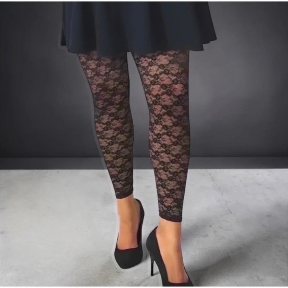 TORRID Lace Leggings w/Attached Black Shorts NWT‎ Size 2X